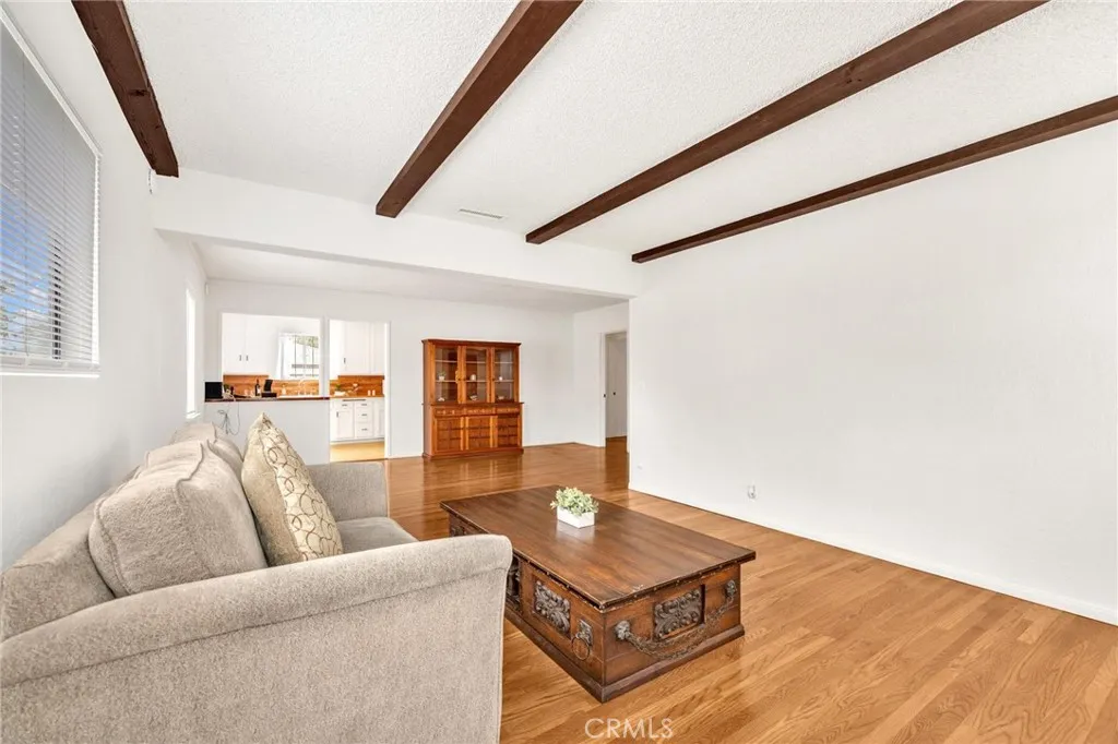 6722 Keltonview Drive, Pico Rivera, California 90660 home-pic-6