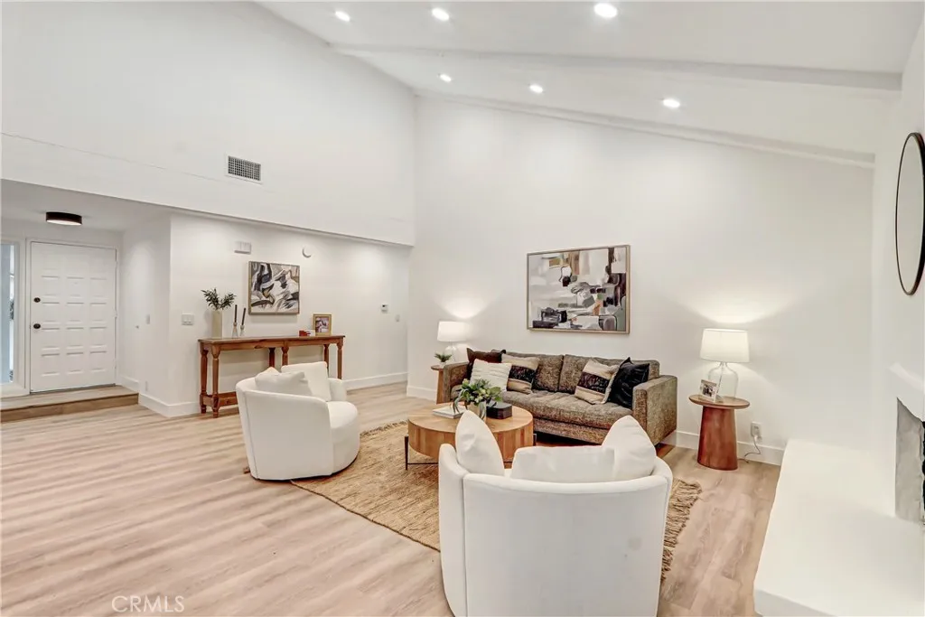 2361 Basswood Circle, Tustin, California 92780 home-pic-4