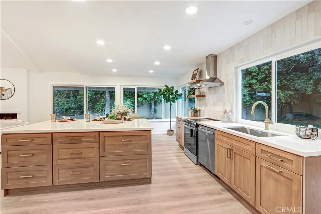 2361 Basswood Circle, Tustin, California 92780 home-pic-10
