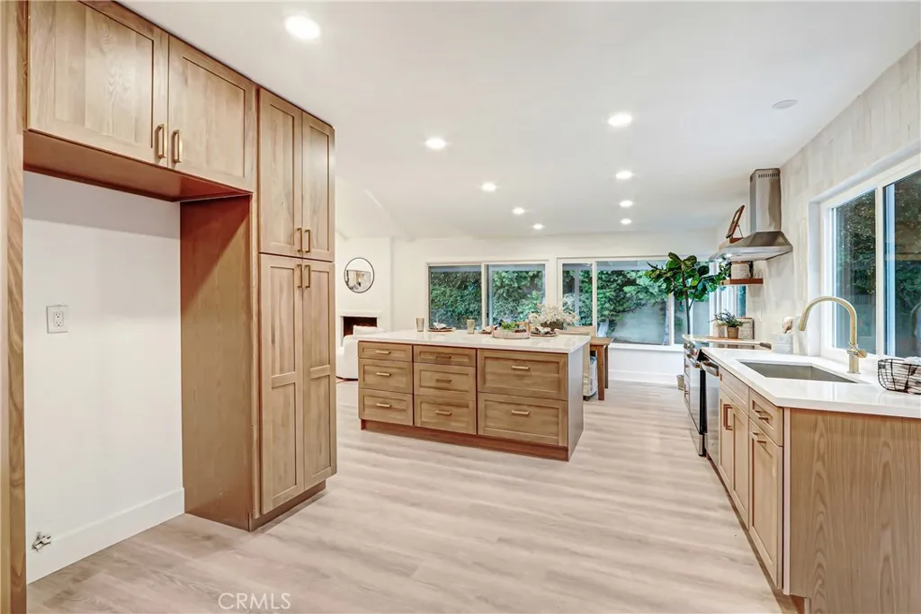 2361 Basswood Circle, Tustin, California 92780 home-pic-9