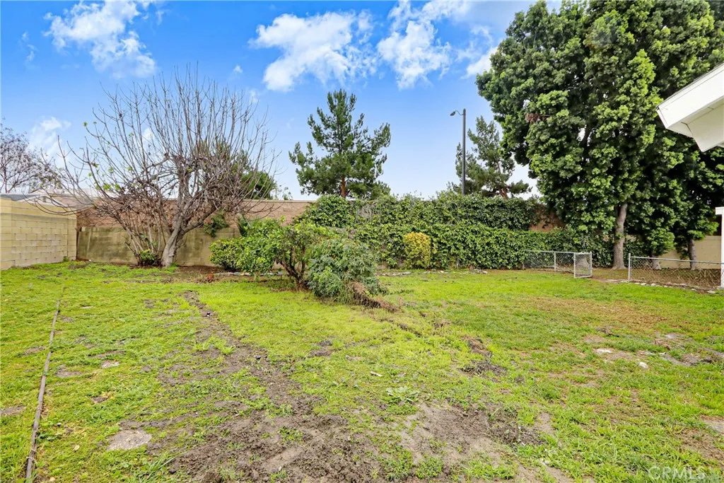 2361 Basswood Circle, Tustin, California 92780 home-pic-16