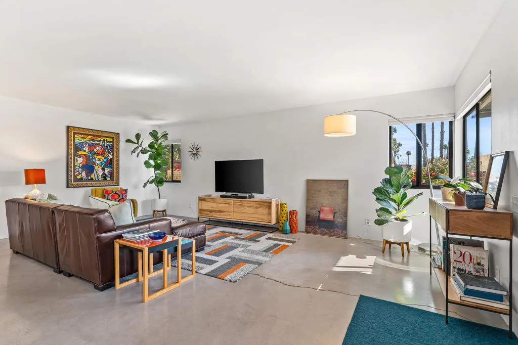 1874 E Sandalwood Drive, Palm Springs, California 92262 home-pic-10