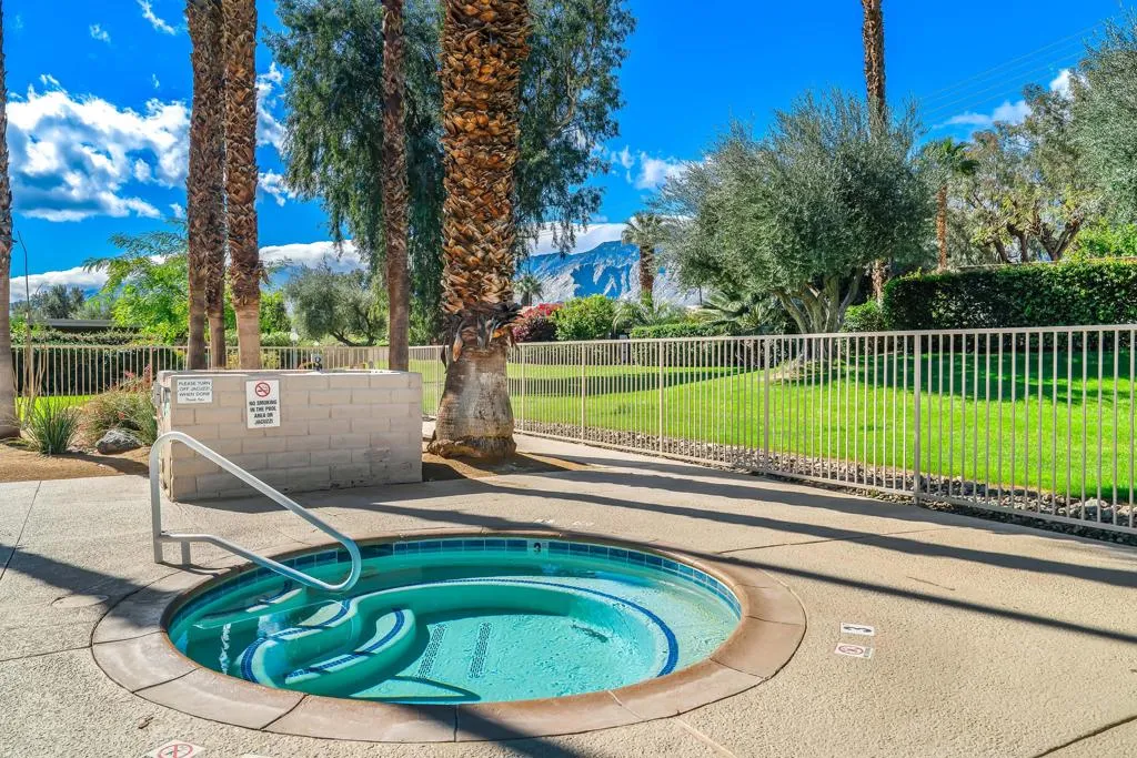 1874 E Sandalwood Drive, Palm Springs, California 92262 home-pic-47