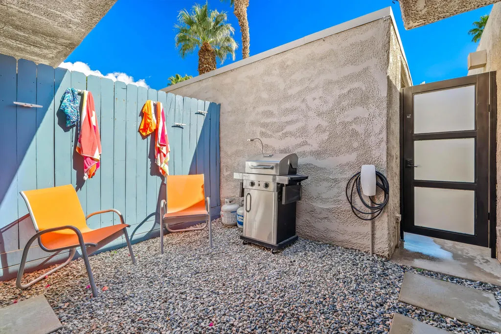 1874 E Sandalwood Drive, Palm Springs, California 92262 home-pic-32