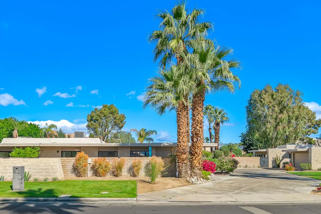 1874 E Sandalwood Drive, Palm Springs, California 92262 home-pic-36