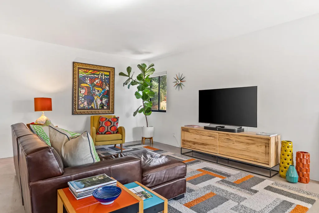 1874 E Sandalwood Drive, Palm Springs, California 92262 home-pic-7