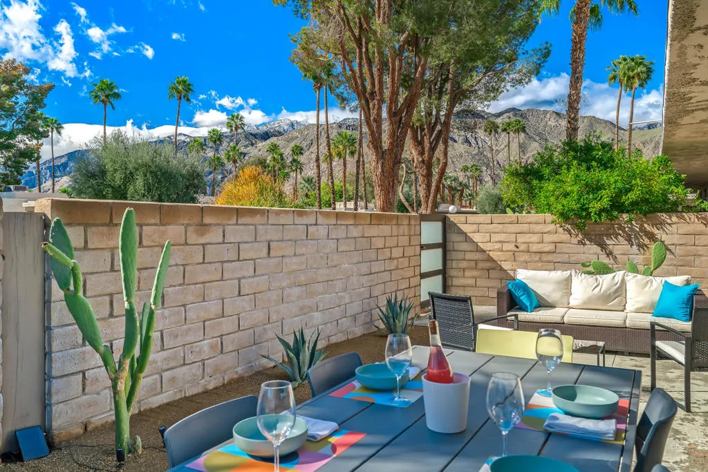 1874 E Sandalwood Drive, Palm Springs, California 92262 home-pic-40