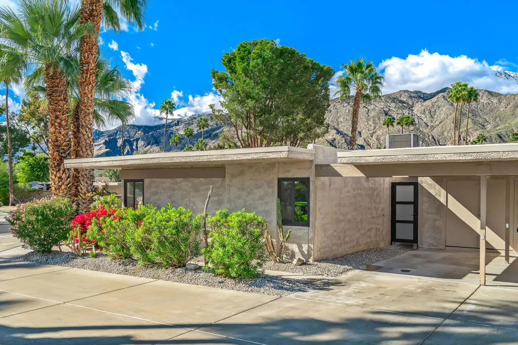 1874 E Sandalwood Drive, Palm Springs, California 92262 home-pic-39
