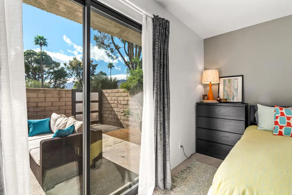 1874 E Sandalwood Drive, Palm Springs, California 92262 home-pic-25