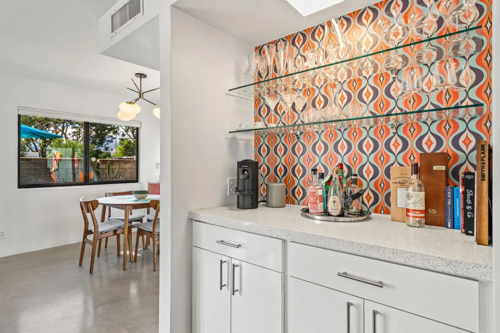 1874 E Sandalwood Drive, Palm Springs, California 92262 home-pic-12