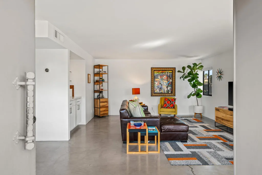 1874 E Sandalwood Drive, Palm Springs, California 92262 home-pic-5