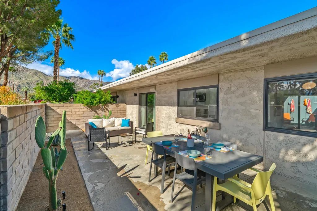 1874 E Sandalwood Drive, Palm Springs, California 92262 home-pic-42