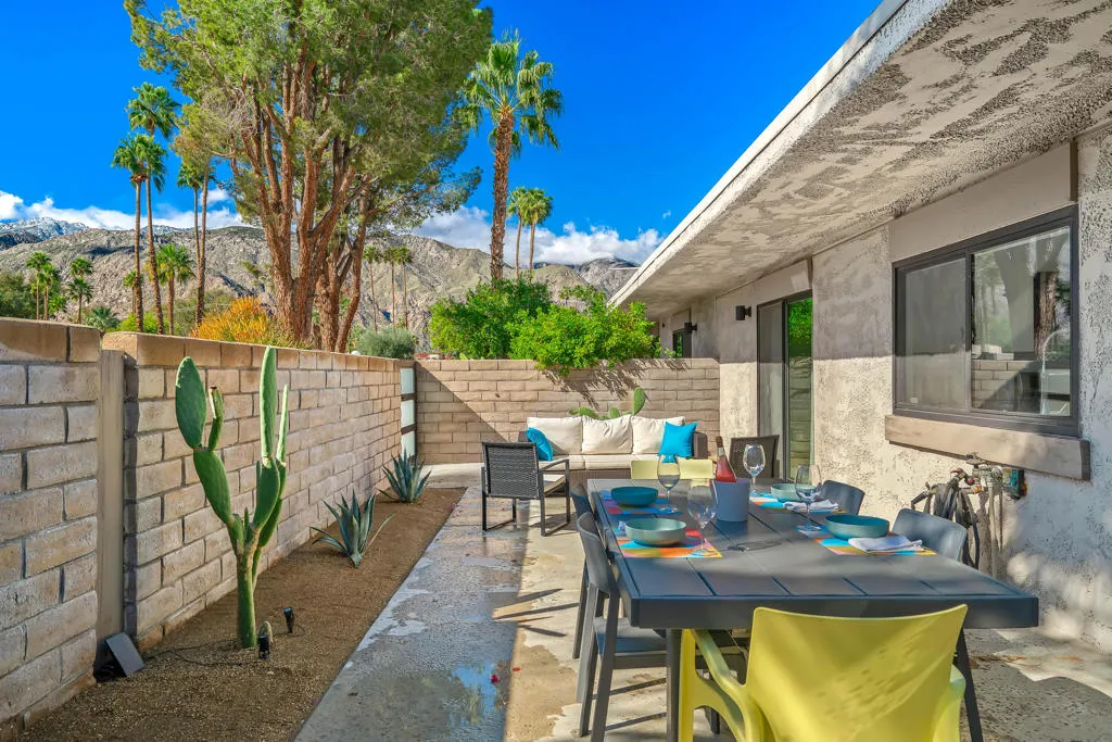 1874 E Sandalwood Drive, Palm Springs, California 92262 home-pic-41