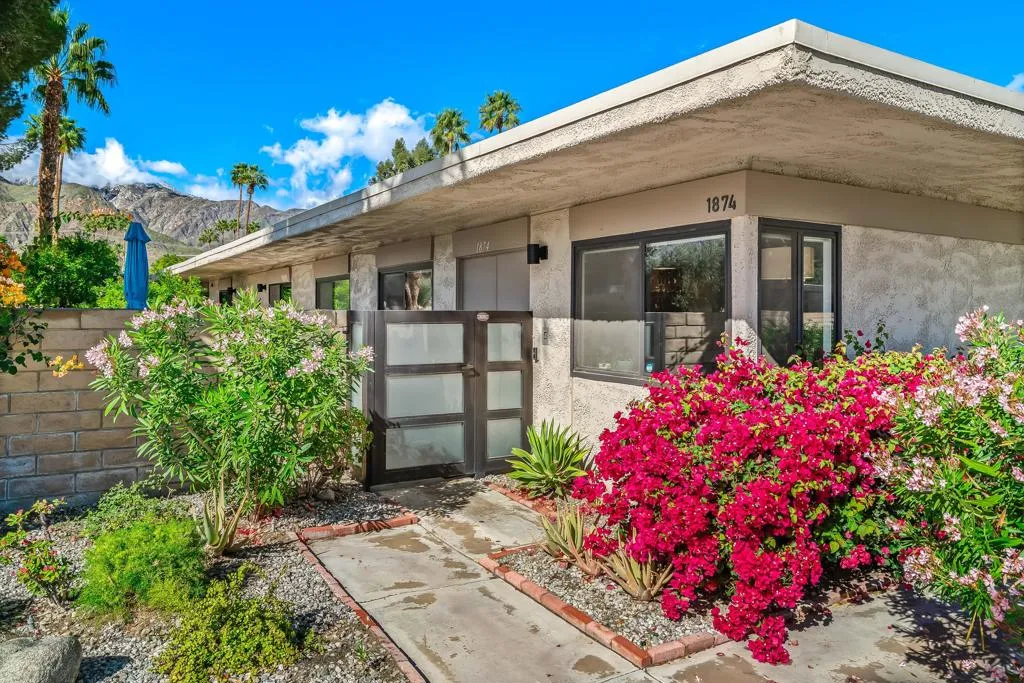 1874 E Sandalwood Drive, Palm Springs, California 92262 home-pic-1