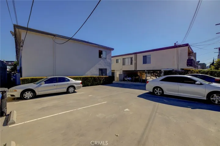 2615 Chariton Street, Los Angeles, California 90034