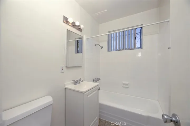 2615 Chariton Street, Los Angeles, California 90034