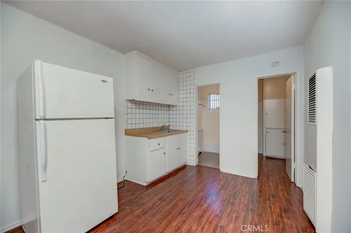 2615 Chariton Street, Los Angeles, California 90034
