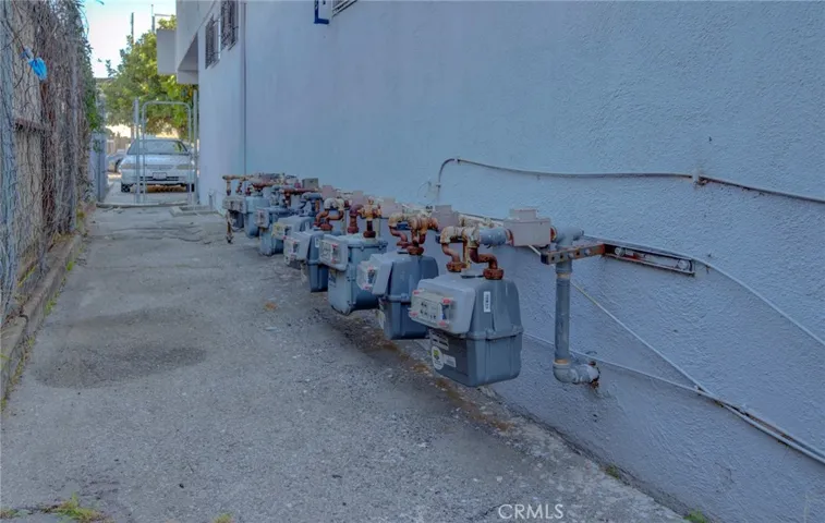 2615 Chariton Street, Los Angeles, California 90034