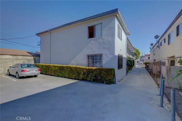 2615 Chariton Street, Los Angeles, California 90034