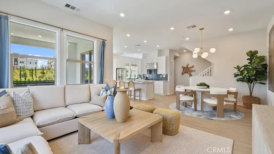 925 Walnut Terrace, Montebello, California 90640 home-pic-11