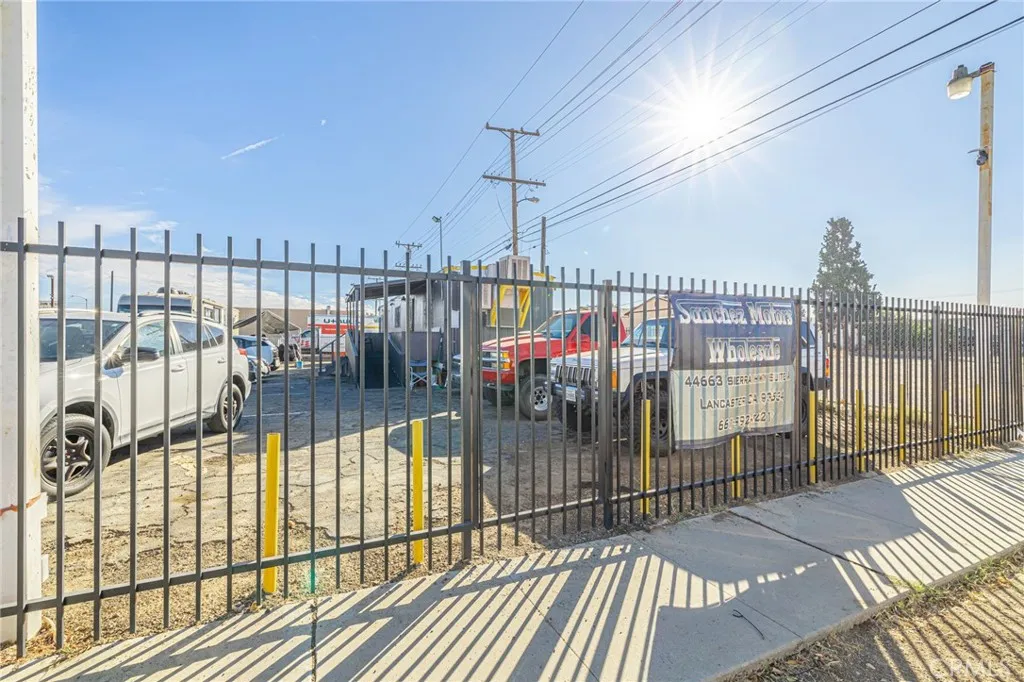 44663 Sierra, Lancaster, California 93534 — photo 4