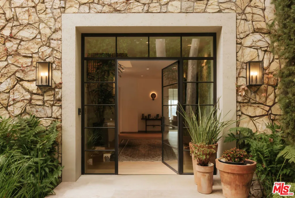 12072 Crest Court, Beverly Hills, California 90210 home-pic-4