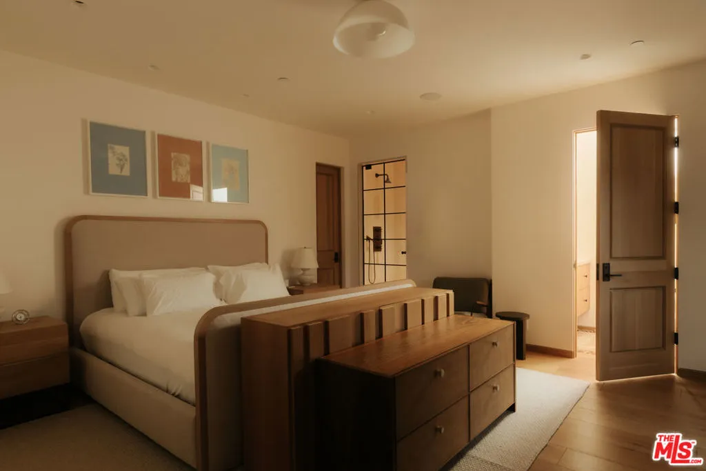12072 Crest Court, Beverly Hills, California 90210 home-pic-22
