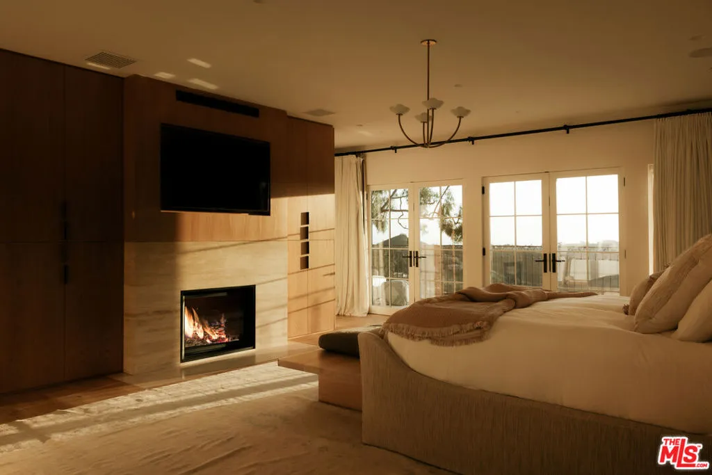 12072 Crest Court, Beverly Hills, California 90210 home-pic-15