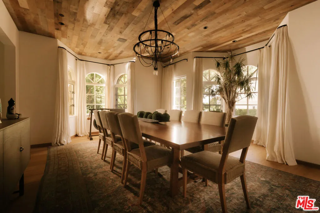 12072 Crest Court, Beverly Hills, California 90210 home-pic-7