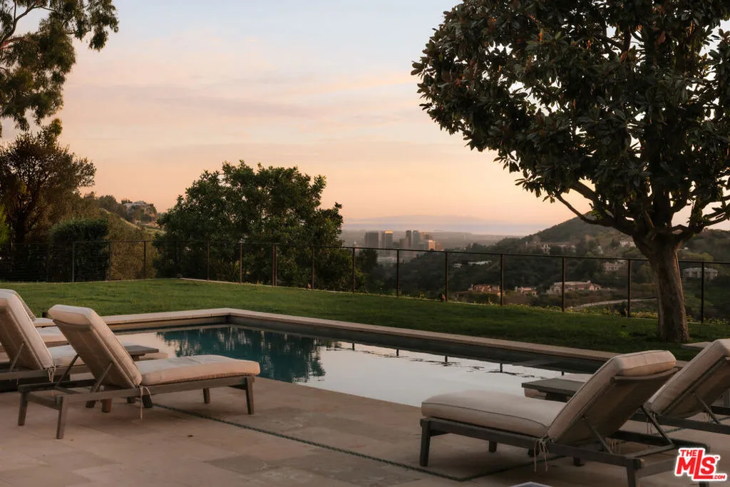12072 Crest Court, Beverly Hills, California 90210 home-pic-2