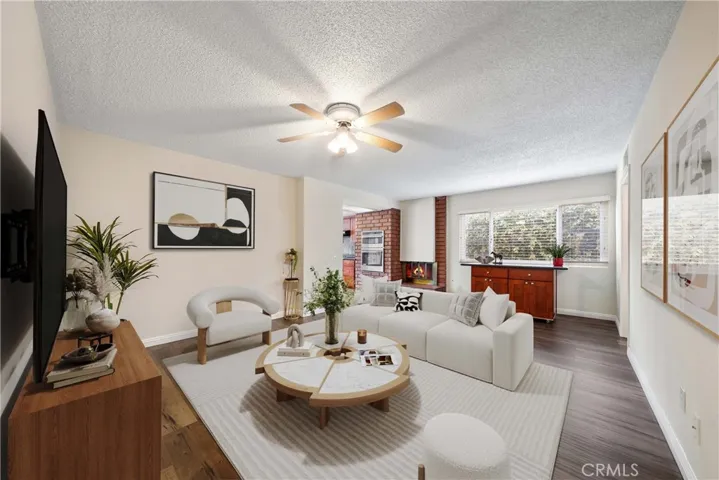 23850 Via Jacara, Valencia, California 91355