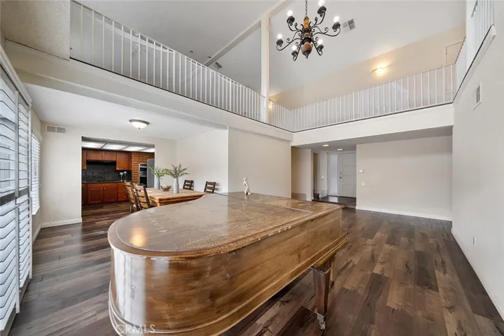23850 Via Jacara, Valencia, California 91355