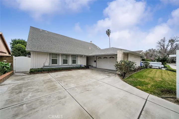 23850 Via Jacara, Valencia, California 91355