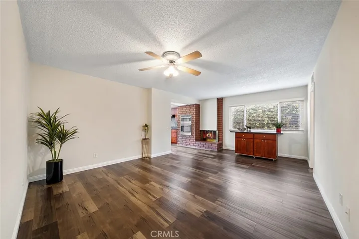 23850 Via Jacara, Valencia, California 91355