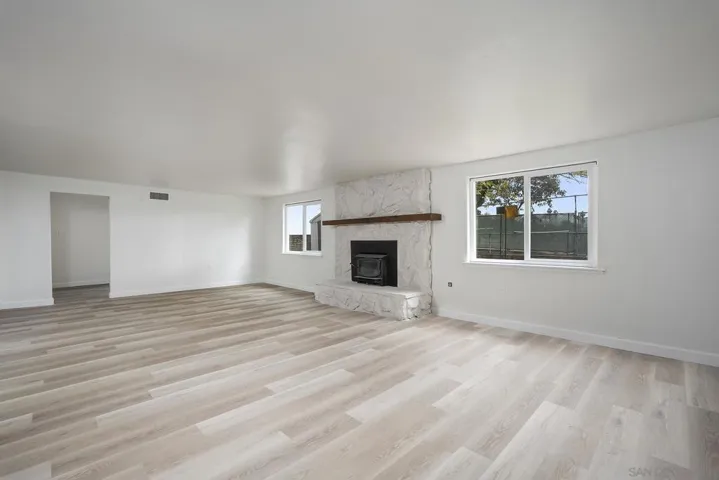 9213 Fenway Rd, Santee, California 92071