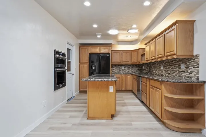 9213 Fenway Rd, Santee, California 92071