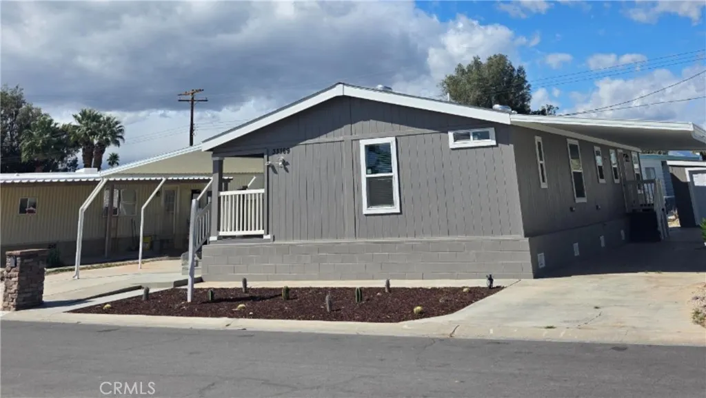 33369 Laura Drive, Thousand Palms, California 92276 home-pic-2