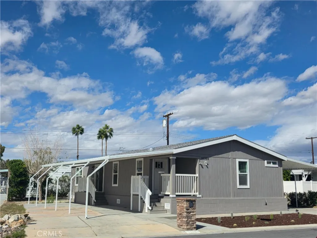 33369 Laura Drive, Thousand Palms, California 92276 home-pic-1