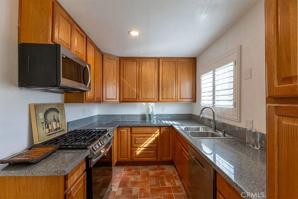 2700 Via Portola, Fullerton, California 92835 home-pic-9