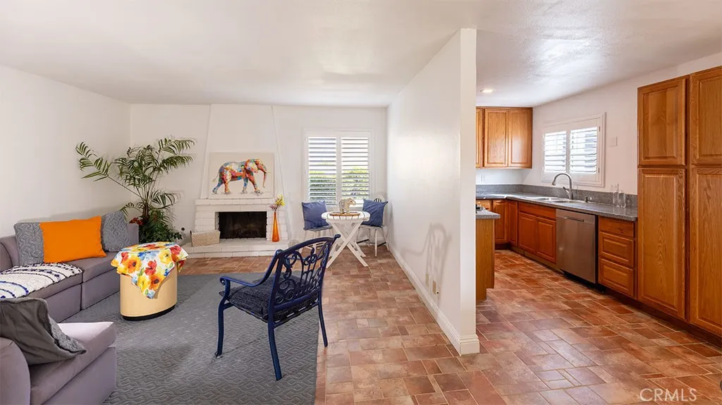 2700 Via Portola, Fullerton, California 92835 home-pic-5