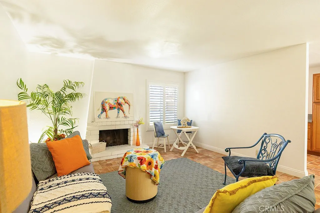 2700 Via Portola, Fullerton, California 92835 home-pic-4