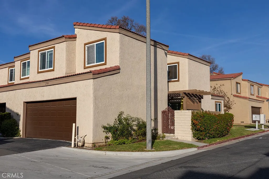 2700 Via Portola, Fullerton, California 92835 home-pic-1