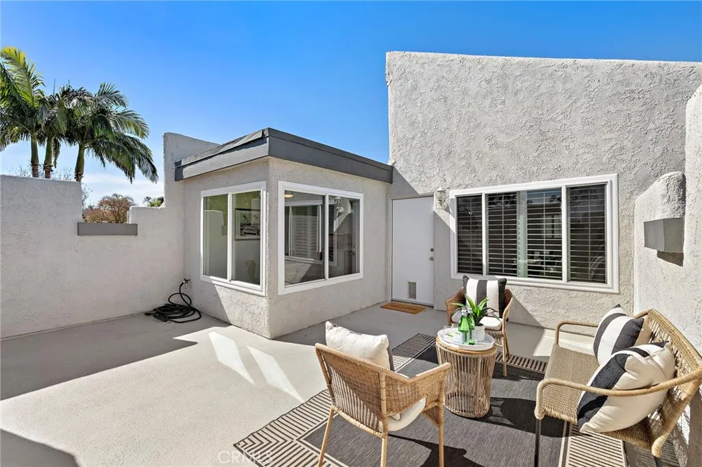 18721 Applewood Cir, Huntington Beach, California 92646 home-pic-19