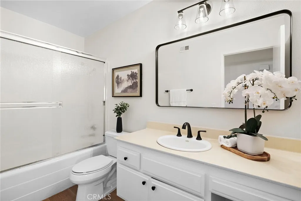 18721 Applewood Cir, Huntington Beach, California 92646 home-pic-16