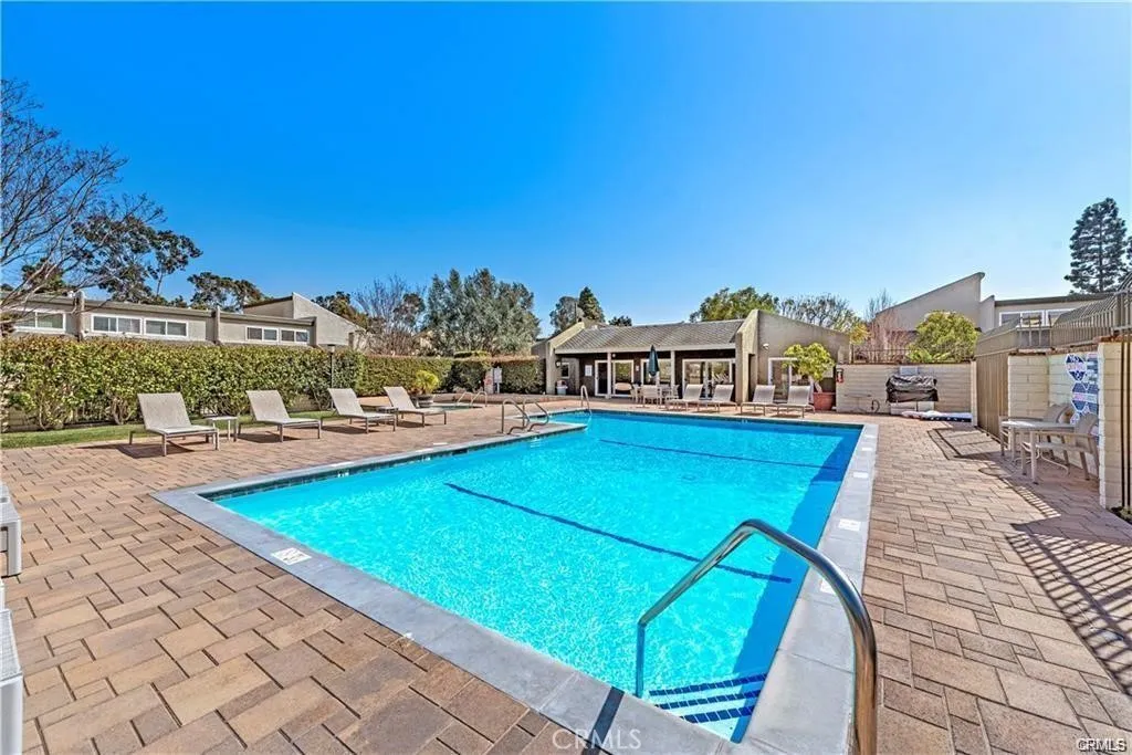 18721 Applewood Cir, Huntington Beach, California 92646 home-pic-23