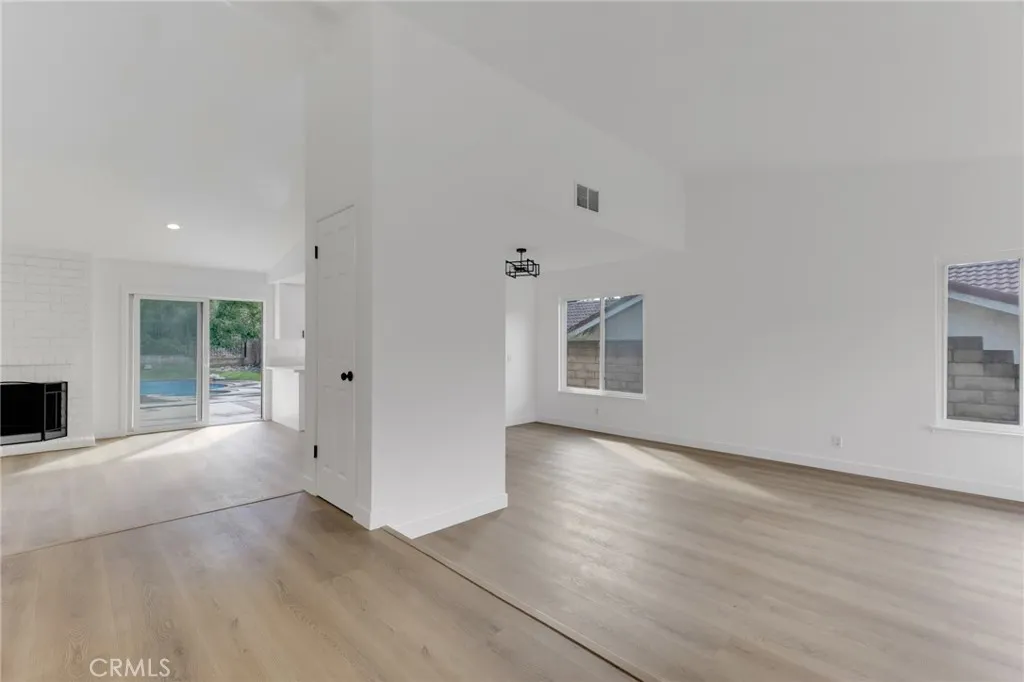 13754 Bear Valley Road, Moorpark, California 93021 home-pic-19