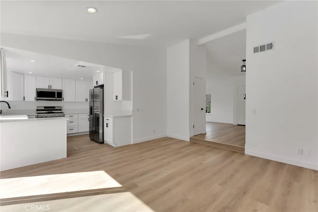 13754 Bear Valley Road, Moorpark, California 93021 home-pic-8