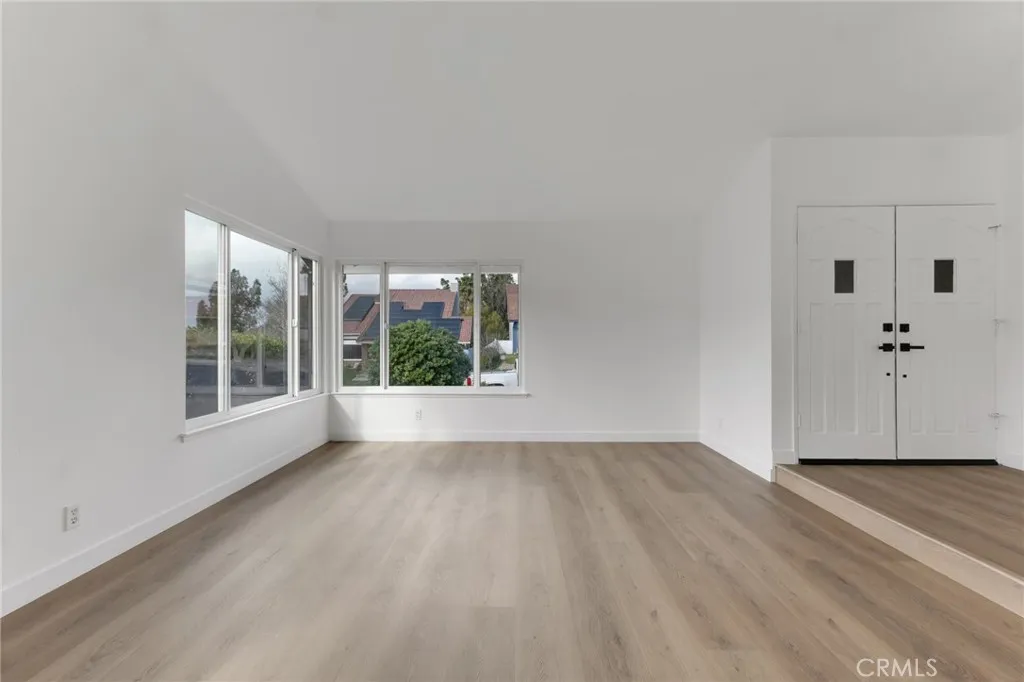 13754 Bear Valley Road, Moorpark, California 93021 home-pic-18