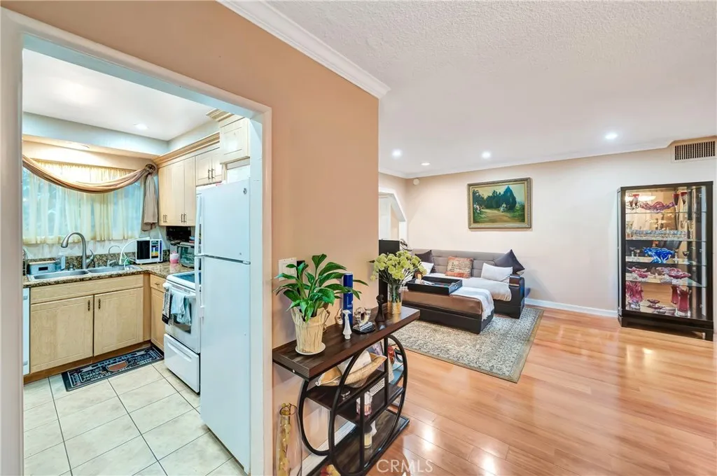 1734 N Fuller 107, Los Angeles, California 90046 home-pic-7