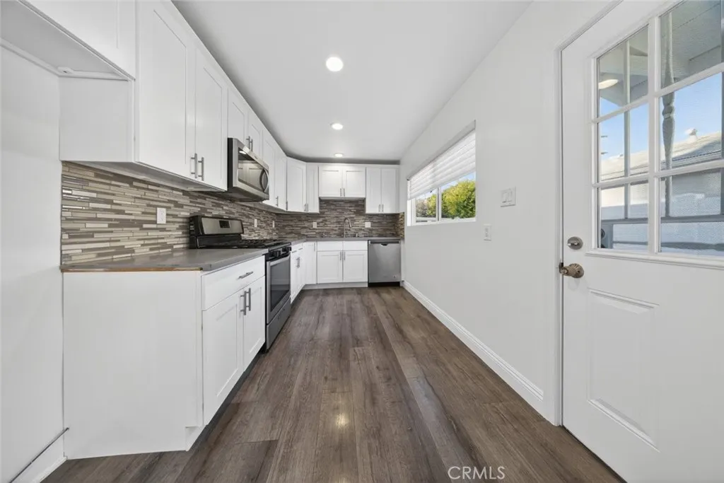 6644 Atoll Avenue, North Hollywood, California 91606 home-pic-13